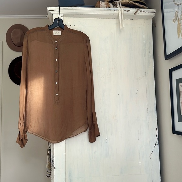 Shirt - Picture 1 of 5